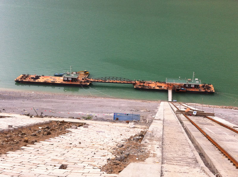 溪洛渡水電站馬家河壩專用管理碼頭躉船